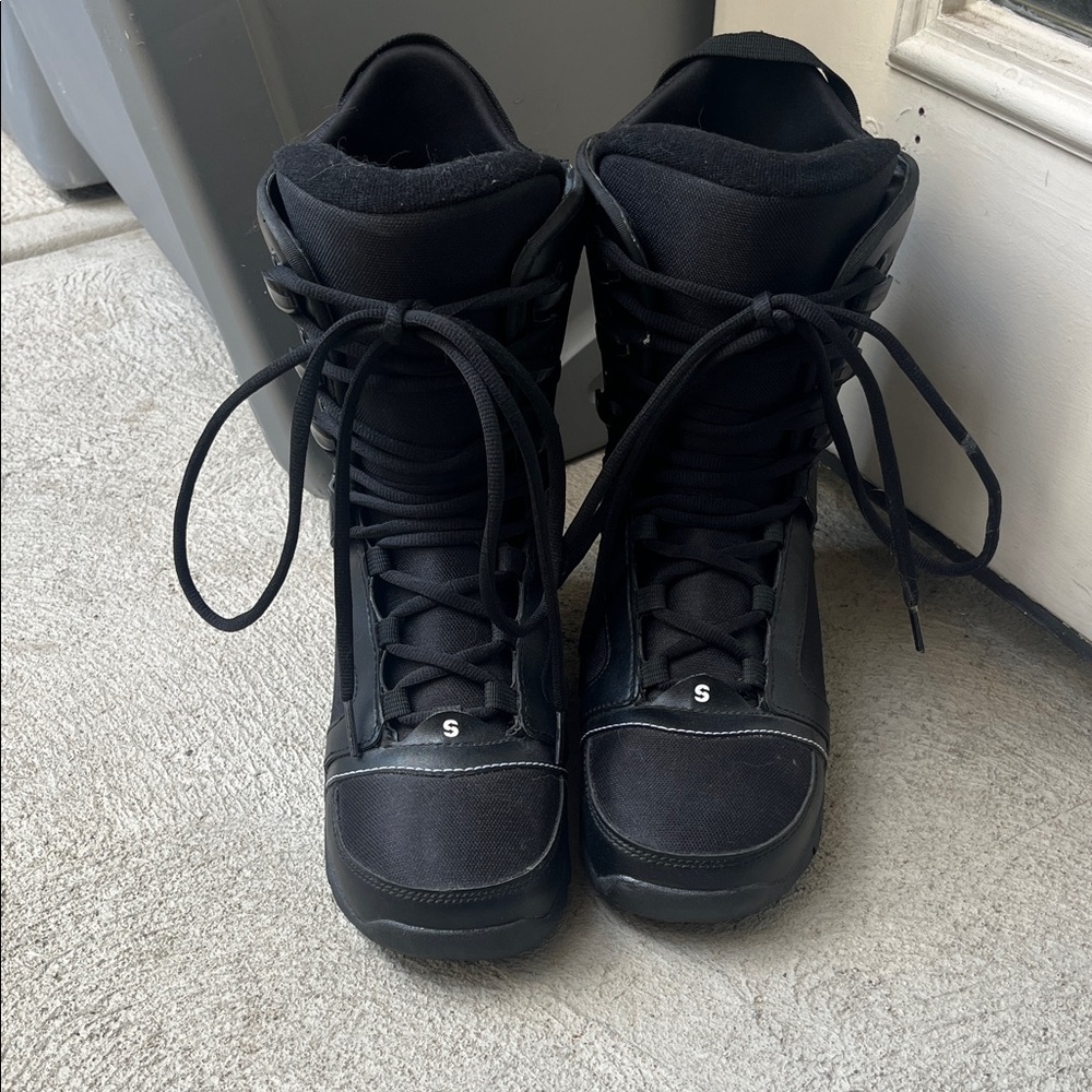 Symbolic Ultra Light Black Snowboarding Boots 🏂 
SIZE 11 w / 10 m